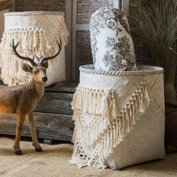 Moroccan style hand-woven white tassel decorative storage basket
Moroccan style hand-woven white tassel decorative storage basket