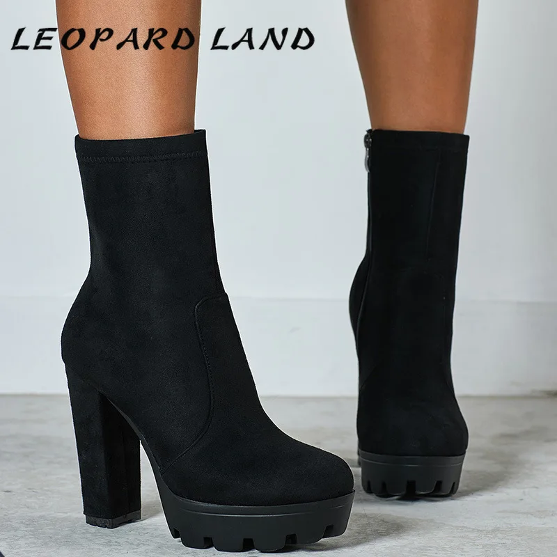 LEOPARD LAND 2019 New Short Boots Martins Thick-heeled Thick-soled Black High-heeled Short Boots Women's Boots JXQ-157-1
LEOPARD LAND 2019 New Short Boots Martins Thick-heeled Thick-soled Black High-heeled Short Boots Women's Boots JXQ-157-1