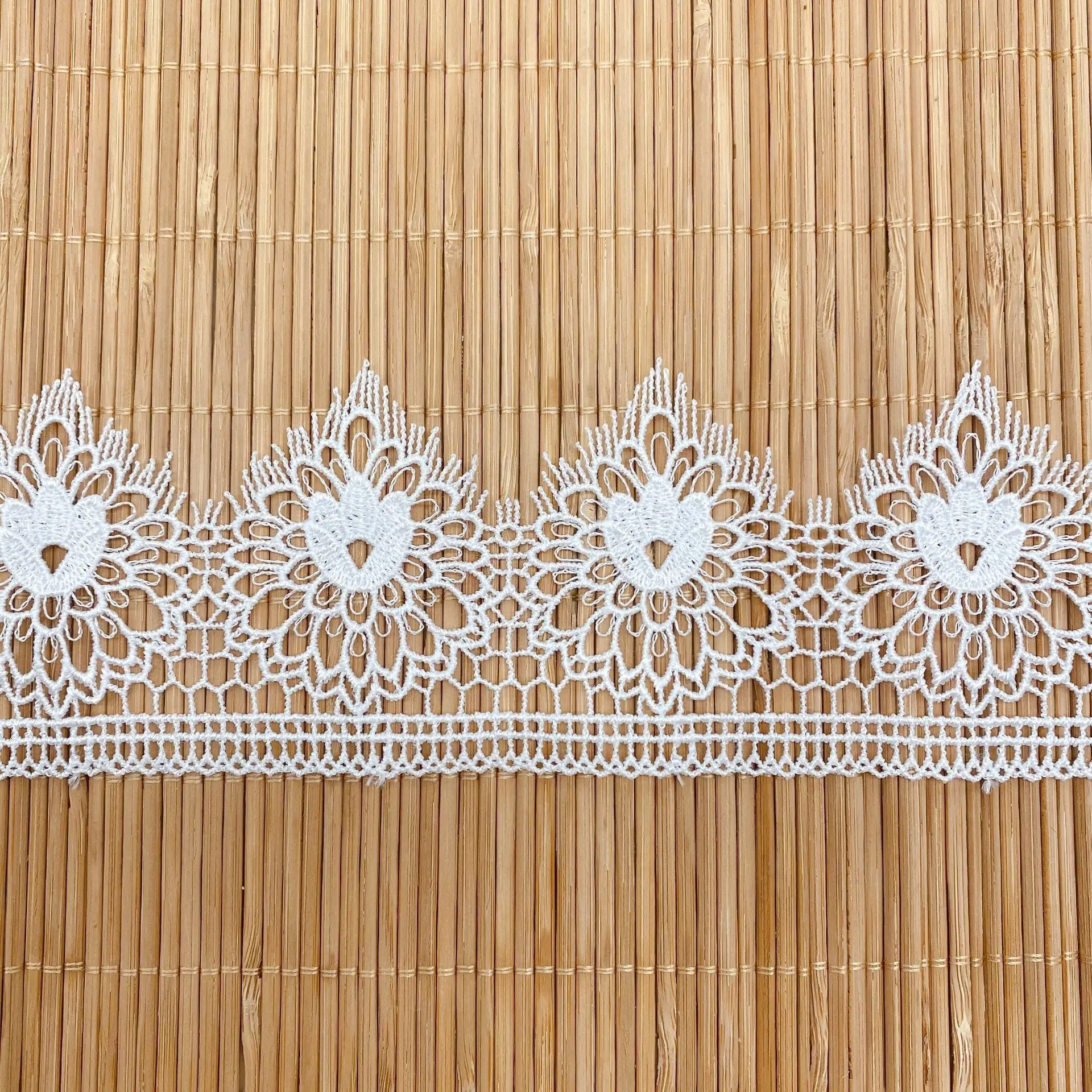 3Yards/Lot Unilateral Embroidered Hollow Lace Trim Ribbons Garment Trim Fabric for Apparel Clothes Accessories
3Yards/Lot Unilateral Embroidered Hollow Lace Trim Ribbons Garment Trim Fabric for Apparel Clothes Accessories