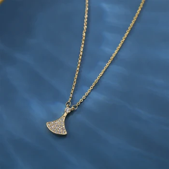 Gold Color Silver Colour Pendant Necklace for Women Shaped Ginkgo Leaf Inset Cubic Zirconia Luxury Jewellery Romantic Love Gift
Gold Color Silver Colour Pendant Necklace for Women Shaped Ginkgo Leaf Inset Cubic Zirconia Luxury Jewellery Romantic Love Gift