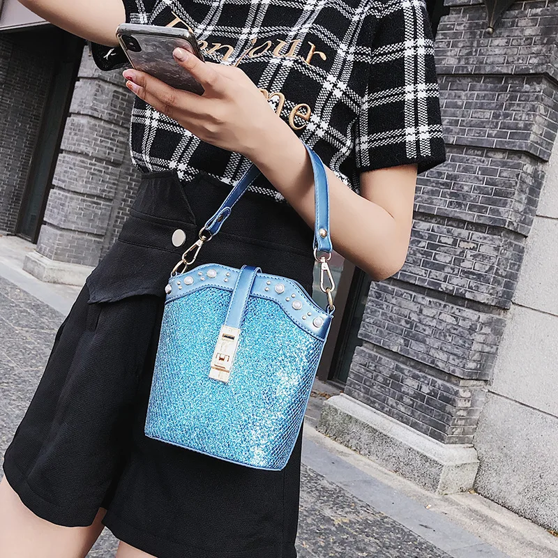 2018 New Style Fashion Korean-style Sequin Bucket Bag Shoulder Diagonal WOMEN'S Bag Lock Bag a-Piece
2018 New Style Fashion Korean-style Sequin Bucket Bag Shoulder Diagonal WOMEN'S Bag Lock Bag a-Piece