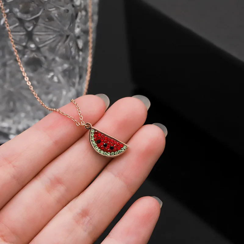 Creative Rhinestones Watermelon Pendant Necklace Does Not Fade Rose Gold Titanium Steel Jewelry Fashion Women Girl's Accessories 
Creative Rhinestones Watermelon Pendant Necklace Does Not Fade Rose Gold Titanium Steel Jewelry Fashion Women Girl's Accessories