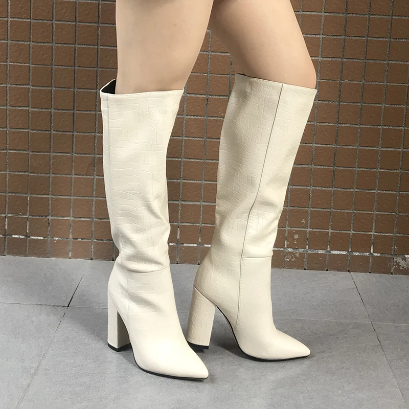 Женские Дизайнерские Сапоги до колена из искусственной кожи с острым носком на