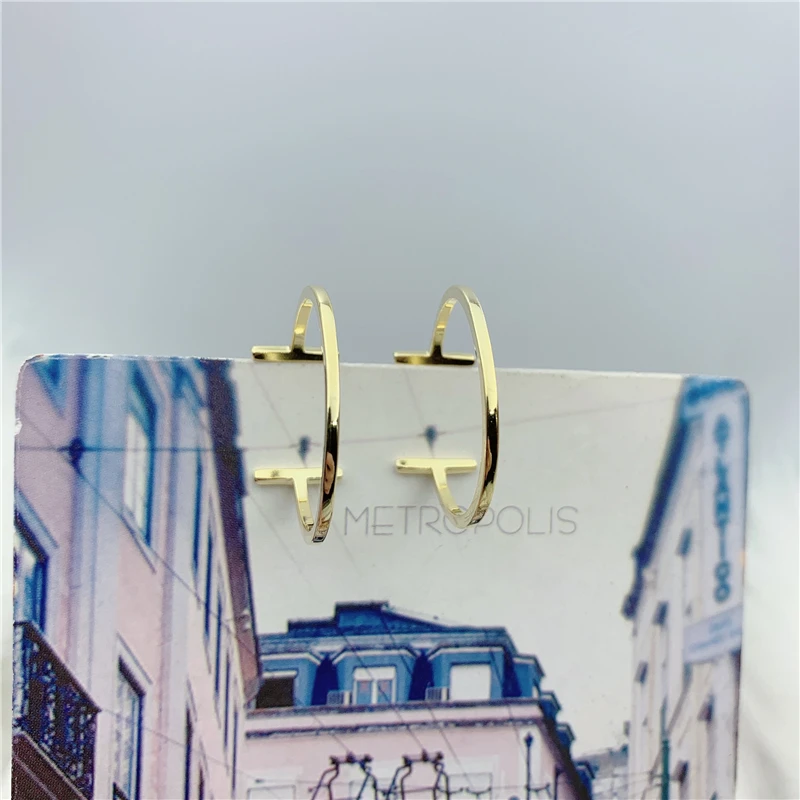 High Quality 925 Sterling SilverClassics Simple Style Curve Big Earrings, With Logo Original 1: 1 Jewelry Women Holiday Gift
High Quality 925 Sterling SilverClassics Simple Style Curve Big Earrings, With Logo Original 1: 1 Jewelry Women Holiday Gift