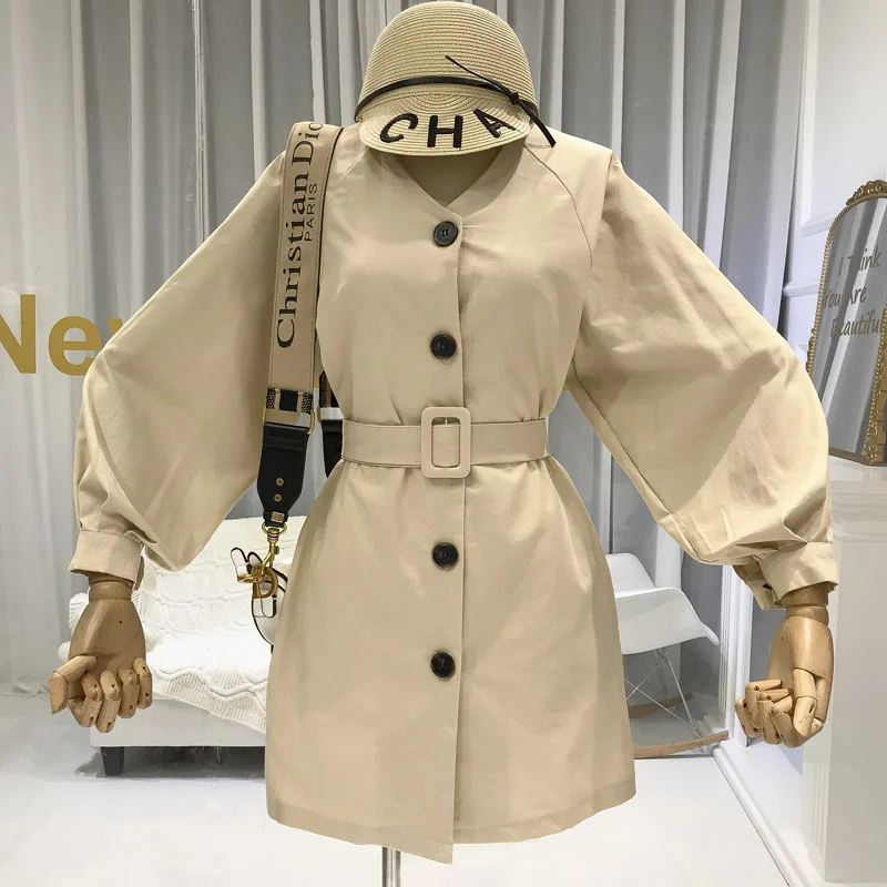 2019 autumn new windbreaker V-neck loose waist long-sleeved female was thin temperament
2019 autumn new windbreaker V-neck loose waist long-sleeved female was thin temperament