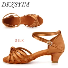 DKZSYIM SILK Latin Dance Shoes Women's Middle Heel Dance Shoes Tango Soft Bottom Dance Shoes 4cm Girls Salsa Ballroom Shoes
DKZSYIM SILK Latin Dance Shoes Women's Middle Heel Dance Shoes Tango Soft Bottom Dance Shoes 4cm Girls Salsa Ballroom Shoes