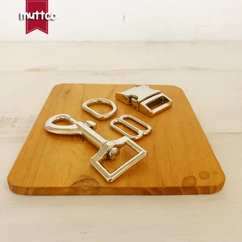 100sets/lot(metal buckle+adjust buckle+D ring+metal dog clasp/set) Environmental silver accessory 20mm metal DIY dog accessories
100sets/lot(metal buckle+adjust buckle+D ring+metal dog clasp/set) Environmental silver accessory 20mm metal DIY dog accessories