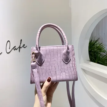 Internet celebrity small square bag western style women's bag 2020 fashion new fashion messenger bag all-match single shoulder
Internet celebrity small square bag western style women's bag 2020 fashion new fashion messenger bag all-match single shoulder
