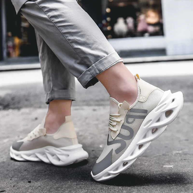 Blade Athletic Shoes Men's Extra High Punched Sheet Surface Reflective White Shoes Lightweight Running Shoes Online Celebrity Da
Blade Athletic Shoes Men's Extra High Punched Sheet Surface Reflective White Shoes Lightweight Running Shoes Online Celebrity Da