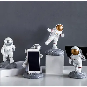 Astronaut Sculpture Phone Storage Holder Spaceman Model Smartphone Base Stand Table Desktop Decoration iPad Bracket
Astronaut Sculpture Phone Storage Holder Spaceman Model Smartphone Base Stand Table Desktop Decoration iPad Bracket