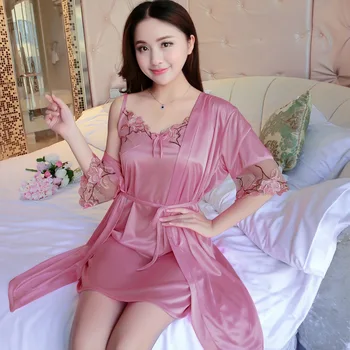2020 Spring Summer Sexy Women SleepSet Embroidered Ice Silk Two-Piece Nightgown Hotel Bathrobe Strap Home Service Sleepwear
2020 Spring Summer Sexy Women SleepSet Embroidered Ice Silk Two-Piece Nightgown Hotel Bathrobe Strap Home Service Sleepwear