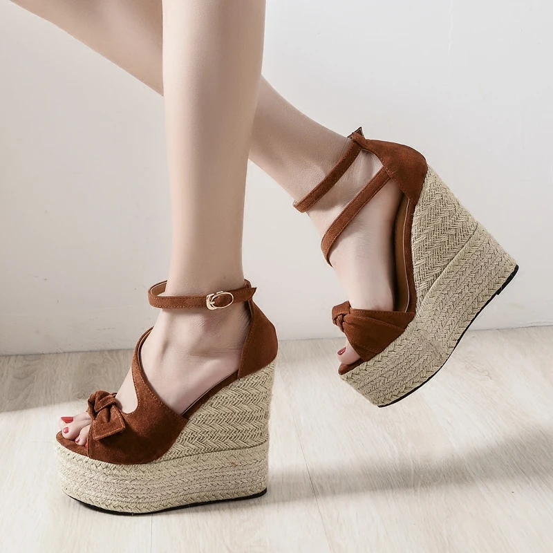 2019 summer new wedges beach holiday sandals 15cm super high-heel muffin platform comfort social small size womens sandals 32,33
2019 summer new wedges beach holiday sandals 15cm super high-heel muffin platform comfort social small size womens sandals 32,33