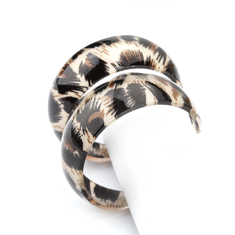 AMORCOME 2019 Fashion Leopard Acrylic Round Dangle Earrings Women New Trendy Resin Acetate Tortoiseshell Drop Earring Jewelry
AMORCOME 2019 Fashion Leopard Acrylic Round Dangle Earrings Women New Trendy Resin Acetate Tortoiseshell Drop Earring Jewelry