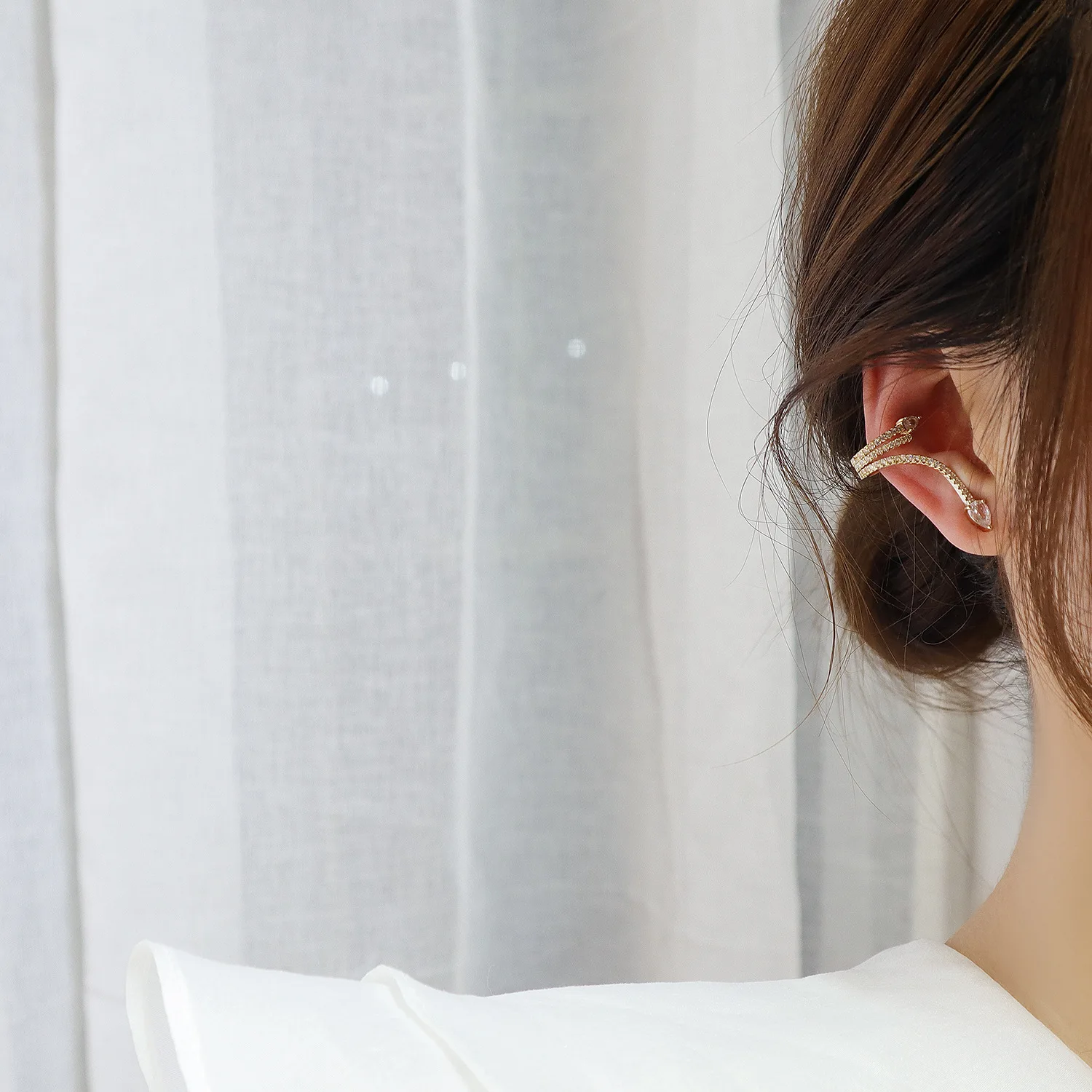 Luxury 14K Real Gold Super Shiny Zircon Snake Shaped Arrow Earrings Ear Bone Clip Integrated Wedding Bridal High End Jewelry
Luxury 14K Real Gold Super Shiny Zircon Snake Shaped Arrow Earrings Ear Bone Clip Integrated Wedding Bridal High End Jewelry