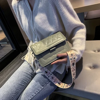 Fashionable bag, foreign style bag, new style bag, new texture bag, broadband messenger bag, Hong Kong style bag trend
Fashionable bag, foreign style bag, new style bag, new texture bag, broadband messenger bag, Hong Kong style bag trend