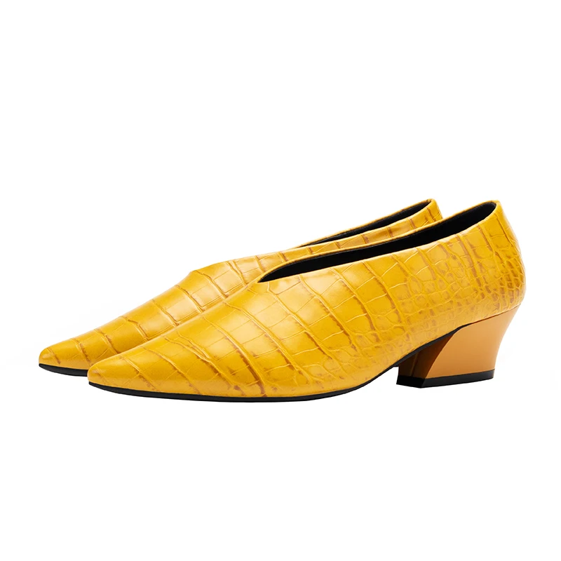 Fashion wedge shoes women Spring and autumn new large size crocodile pattern pointed V mouth high heels women pumps black heels
Fashion wedge shoes women Spring and autumn new large size crocodile pattern pointed V mouth high heels women pumps black heels