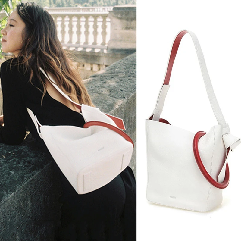 New Large Capacity Ring Women's Shoulder Bags Fashion Composite Bucket Bag Women's Handbag Pu Solid Commuter Women Shoulder Bags
New Large Capacity Ring Women's Shoulder Bags Fashion Composite Bucket Bag Women's Handbag Pu Solid Commuter Women Shoulder Bags