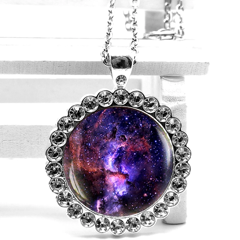 2020 New Fashion Nine Planet Planet Crystal Pendant Glass Convex Round Necklace Men and Women Necklace Birthday Gift