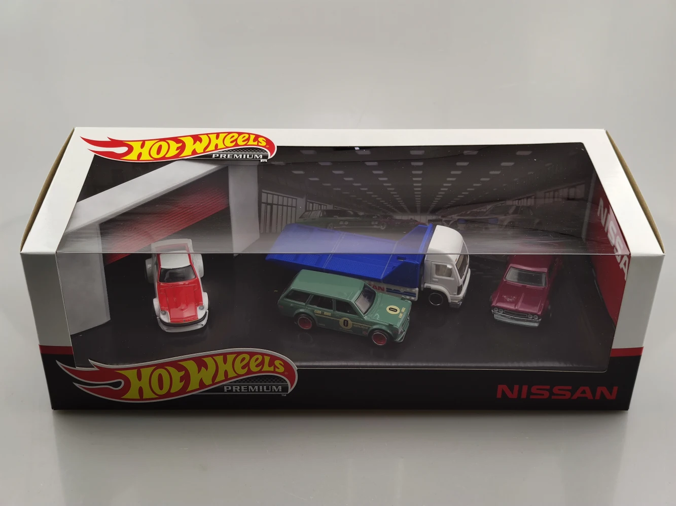 Hot Wheels Premium 1/64 Car Datsun 510 Wagon Nissan Laurel 2000 SGX Car Culture Team Transport Collection Diecast Model Cars
Hot Wheels Premium 1/64 Car Datsun 510 Wagon Nissan Laurel 2000 SGX Car Culture Team Transport Collection Diecast Model Cars