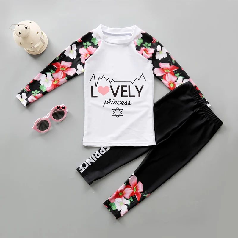Children's swimwear girls split middle-aged students' long-sleeved pants sunscreen quick-drying children's baby swimwear
Children's swimwear girls split middle-aged students' long-sleeved pants sunscreen quick-drying children's baby swimwear