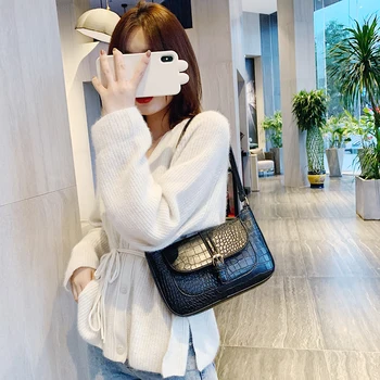 Women Vintage Crocodile Leather Shoulder Bags Solid Color Vintage Bag Zip Messenger Pack Mediaeval Style Bolsa Feminina
Women Vintage Crocodile Leather Shoulder Bags Solid Color Vintage Bag Zip Messenger Pack Mediaeval Style Bolsa Feminina