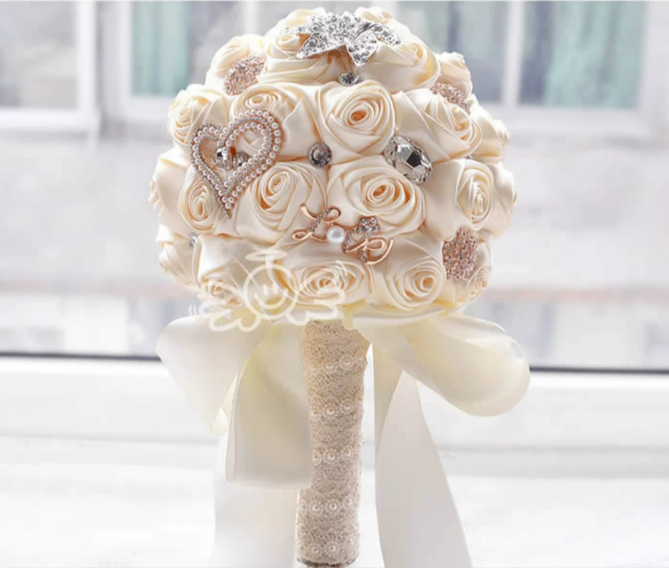 

8 Colors Gorgeous Wedding Flowers Bridal Bouquets Artificial Wedding Bouquet Crystal Sparkle With Pearls 2019 buque de noiva