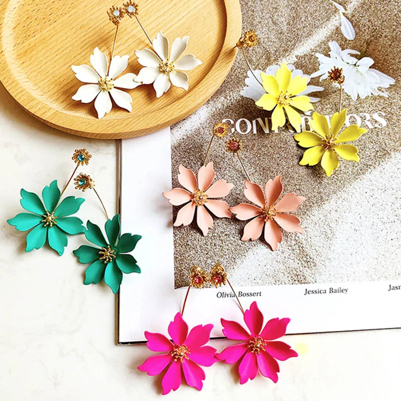 Front and rear large petal earrings female 2019 new earrings net red fashion temperament long earrings
Front and rear large petal earrings female 2019 new earrings net red fashion temperament long earrings