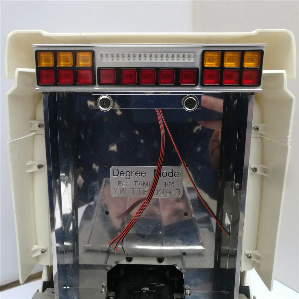 Equipment Rack with LED Light Bar for 1/14 TAMIYA Scania R620 56323 R730 R470 RC Truck Tractor Parts Accessories
Equipment Rack with LED Light Bar for 1/14 TAMIYA Scania R620 56323 R730 R470 RC Truck Tractor Parts Accessories