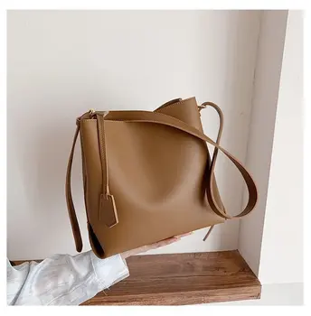Simple and versatile bucket bag women's bag 2020 new fashion large capacity messenger bag net red texture shoulder bag
Simple and versatile bucket bag women's bag 2020 new fashion large capacity messenger bag net red texture shoulder bag