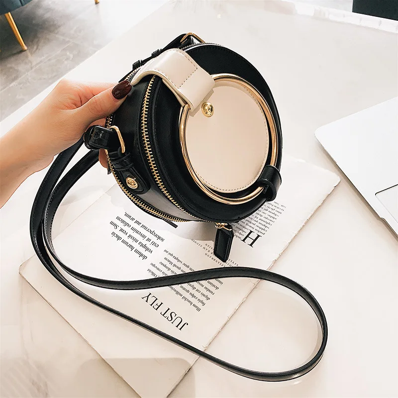 Small black bag texture slung female bag 2019 new fashion small round bag wild shoulder bag mobile phone purse
Small black bag texture slung female bag 2019 new fashion small round bag wild shoulder bag mobile phone purse
