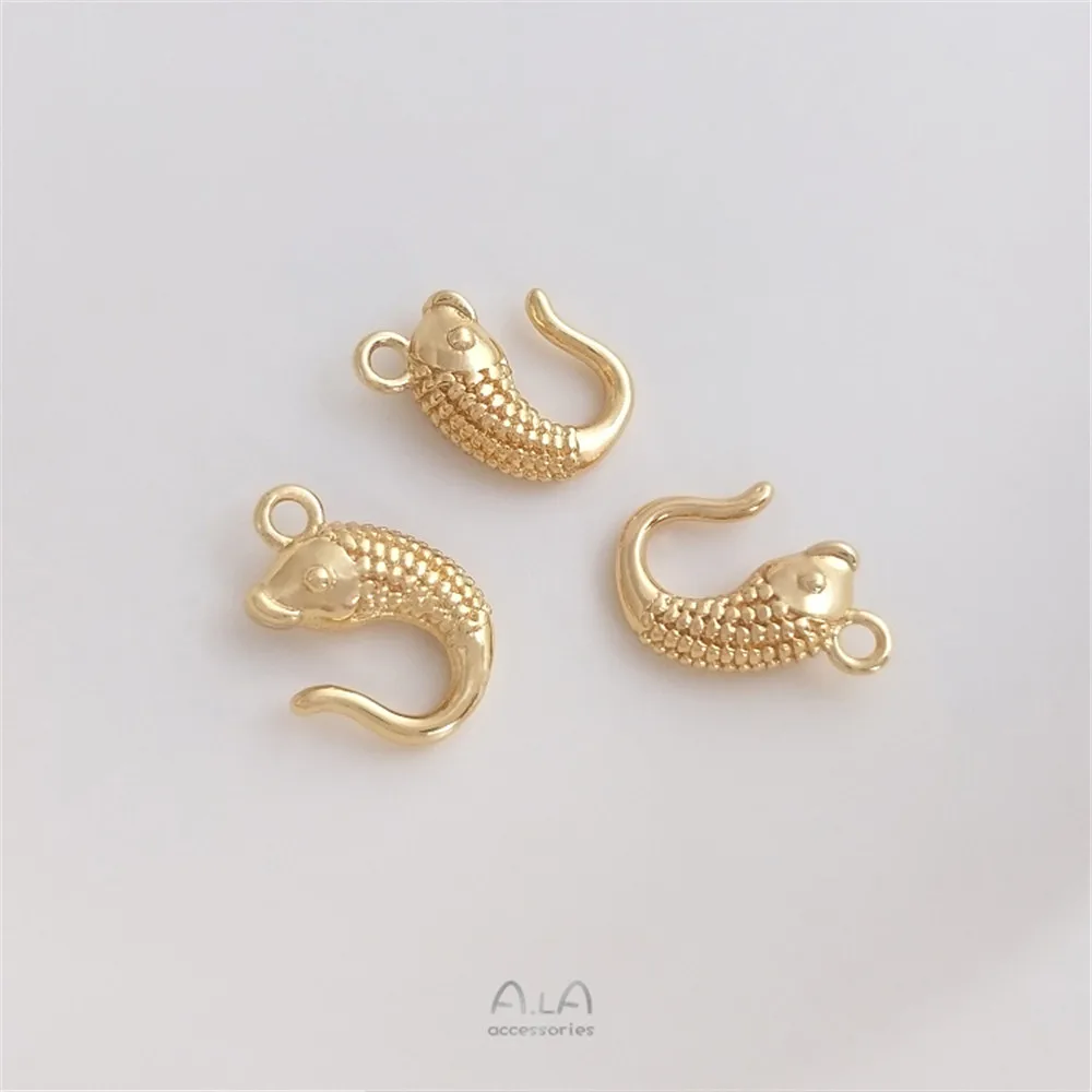 14K Gold Plated Fish-shaped clasp pendant hook end clasp handcrafted jewelry clasp DIY necklace clasp accessories 
14K Gold Plated Fish-shaped clasp pendant hook end clasp handcrafted jewelry clasp DIY necklace clasp accessories