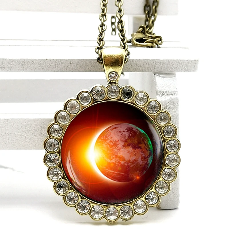 2020 New Fashion Nine Planet Planet Crystal Pendant Glass Convex Round Necklace Men and Women Necklace Birthday Gift