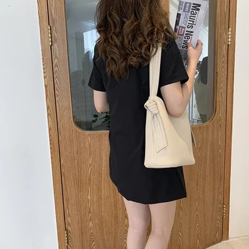 New Fashion Vegan Leather Women Bags European Famous Designer Bucket Handbag Wholesale Price PVC Shoulder Bags
New Fashion Vegan Leather Women Bags European Famous Designer Bucket Handbag Wholesale Price PVC Shoulder Bags