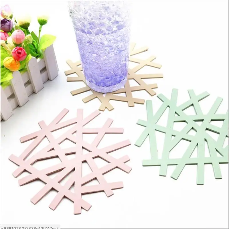 Plastic Snowflake Shape Casserole Plate Non-slip Insulation Pad Coffee Table Tea Coaster Anti-scalding Kitchen Table Mat
Plastic Snowflake Shape Casserole Plate Non-slip Insulation Pad Coffee Table Tea Coaster Anti-scalding Kitchen Table Mat