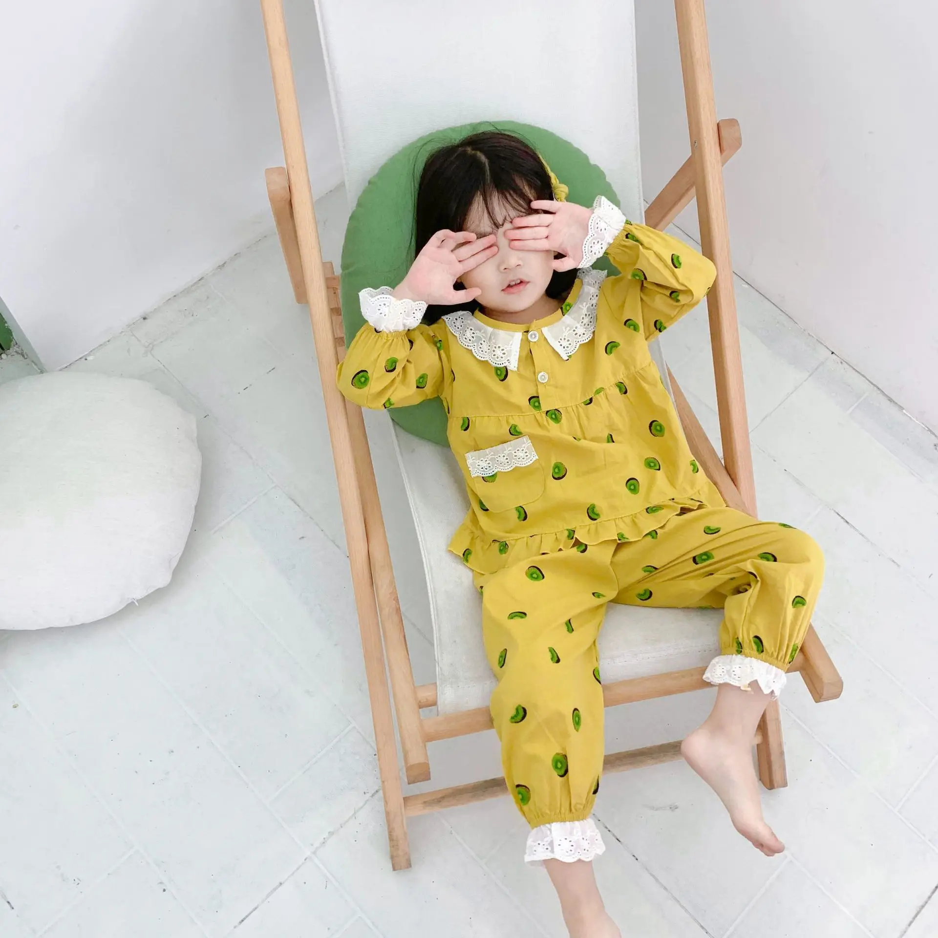 INS Girls Thin Type for Spring And Autumn Kiwifruit Strawberry Full Printed Lace Western Style Tracksuit Pajamas Pure Cotton Set
INS Girls Thin Type for Spring And Autumn Kiwifruit Strawberry Full Printed Lace Western Style Tracksuit Pajamas Pure Cotton Set