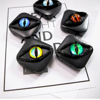 Horror Eye Personality Lens Case With Mirror women Colored Contact Lenses box eyes contact lens container creative Travel kit
Horror Eye Personality Lens Case With Mirror women Colored Contact Lenses box eyes contact lens container creative Travel kit