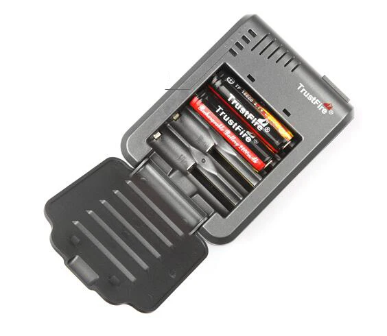 

Trustfire TR-003 4P Universal Li-ion Battery Charger + 2 X TrustFire Protected 18650 3.7V 2400mAh Lithium Rechargeable Batteries