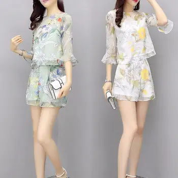 Hot Fashion 2020 Summer Plus Size Women's printing Suit Two Piece Set Chiffon Top And shorts Casual Women 2 Piece Set Women F248
Hot Fashion 2020 Summer Plus Size Women's printing Suit Two Piece Set Chiffon Top And shorts Casual Women 2 Piece Set Women F248