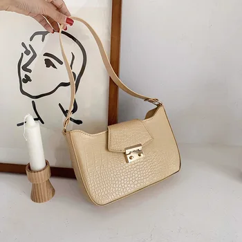 Crocodile pattern underarm women bag 2020 summer new fashion women's shoulder slung small square bag lock belt women bag 
Crocodile pattern underarm women bag 2020 summer new fashion women's shoulder slung small square bag lock belt women bag