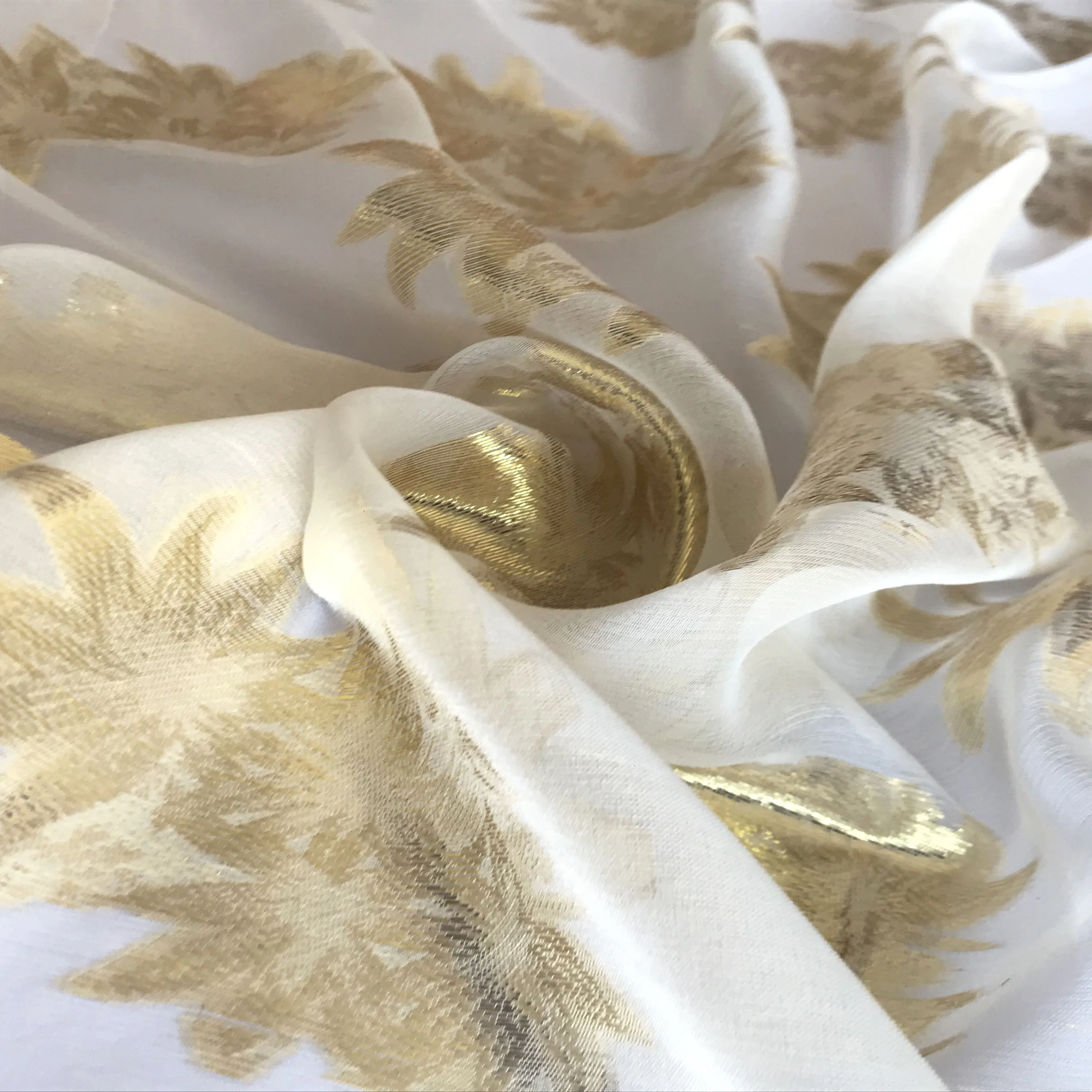 Classic pattern jacquard silk cut gauze silk classic pattern fabric single special treatment silk fabric
Classic pattern jacquard silk cut gauze silk classic pattern fabric single special treatment silk fabric