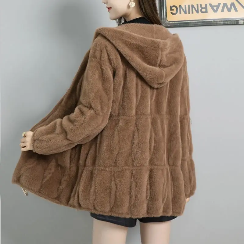 Lmitation Mink Fleece Hooded Knitted Cardigan Women 2024 New Autumn Winter Female Loose Fashion Western Zipper Sweater Jacket A3
Lmitation Mink Fleece Hooded Knitted Cardigan Women 2024 New Autumn Winter Female Loose Fashion Western Zipper Sweater Jacket A3