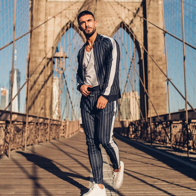 Men Running Sports Set Light Board Stripes Coat Trousers Workout Clothes Two-Piece Set
Men Running Sports Set Light Board Stripes Coat Trousers Workout Clothes Two-Piece Set