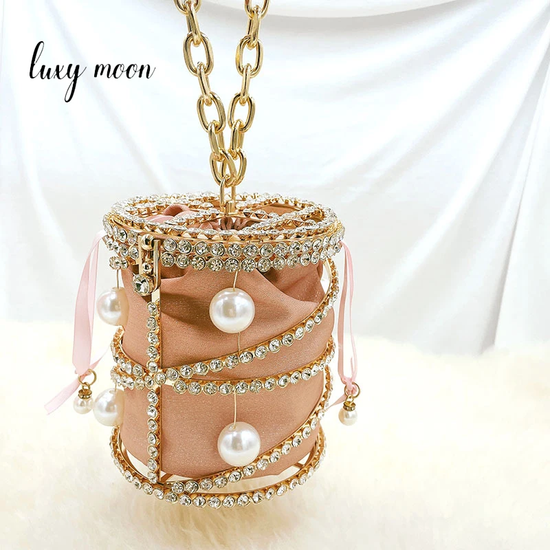 Women's Bag Luxury Designer Handbag Clutch Wedding Pearl Flowers Bag Trend Small Metallic Rhinestone Purse for Party Z012
Women's Bag Luxury Designer Handbag Clutch Wedding Pearl Flowers Bag Trend Small Metallic Rhinestone Purse for Party Z012