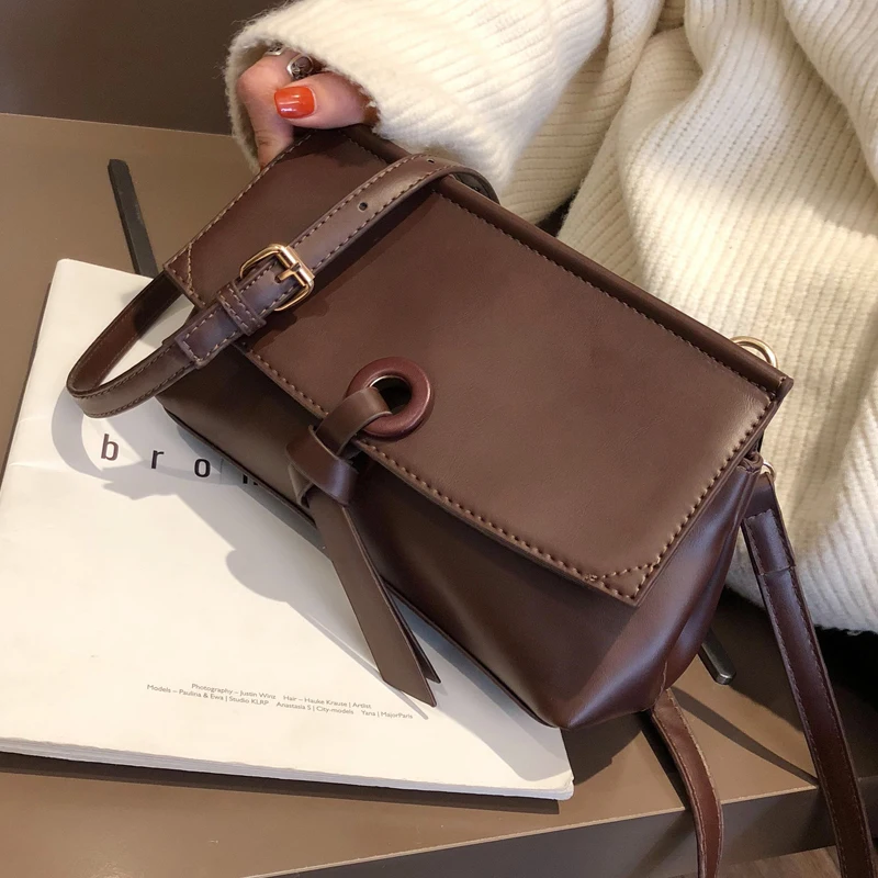 European Vintage Fashion Small Crossbody bag New Quality PU Leather Women's Simple Designer Portable Shoulder Messenger Bags
European Vintage Fashion Small Crossbody bag New Quality PU Leather Women's Simple Designer Portable Shoulder Messenger Bags