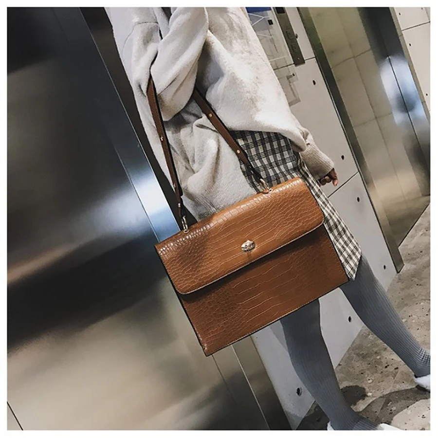 Fashion Crocodile Pattern Crossbody Bag Women Vintage Flap Hand Bag High Quality Alligator Lady Tote Messenger Bags Female Purse
Fashion Crocodile Pattern Crossbody Bag Women Vintage Flap Hand Bag High Quality Alligator Lady Tote Messenger Bags Female Purse