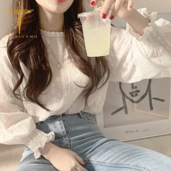 Lace round neck puff sleeve top white canvas pattern elastic cuffs long sleeve commuter sweet and cute top
Lace round neck puff sleeve top white canvas pattern elastic cuffs long sleeve commuter sweet and cute top