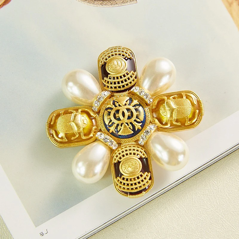 Brand Fashion Jewelry Vintage Egyptian Pharaoh Style Beetle Brooch Party Sweater Brooch Beetle Design Gold Color Fashon Brooches
Brand Fashion Jewelry Vintage Egyptian Pharaoh Style Beetle Brooch Party Sweater Brooch Beetle Design Gold Color Fashon Brooches