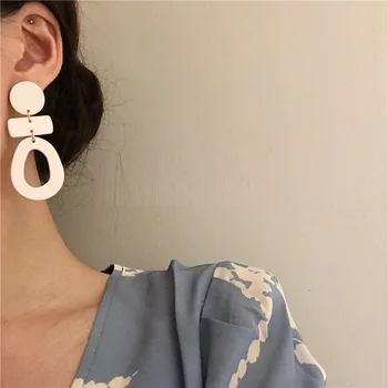 AOMU 2020 Korea Exaggerated Geometric Irregular Round Acrylic Earrings for Women Summer Colorful Spray Paint Drop Earrings
AOMU 2020 Korea Exaggerated Geometric Irregular Round Acrylic Earrings for Women Summer Colorful Spray Paint Drop Earrings