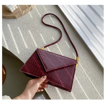 British Fashion Simple Small Square Bag Women snack pattern Handbag High-quality PU Leather Chain Mobile Phone Shoulder bags 
British Fashion Simple Small Square Bag Women snack pattern Handbag High-quality PU Leather Chain Mobile Phone Shoulder bags