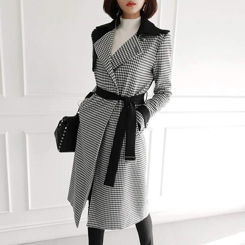 New 2019 Autumn Winter Women Woollen Coat High Quality Tweed Plaid Patchwork Double-breasted Vintage Belt Wool Coat 
New 2019 Autumn Winter Women Woollen Coat High Quality Tweed Plaid Patchwork Double-breasted Vintage Belt Wool Coat